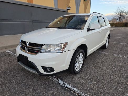 Used 2018 Dodge Journey SXT w/ Premium Group image 3