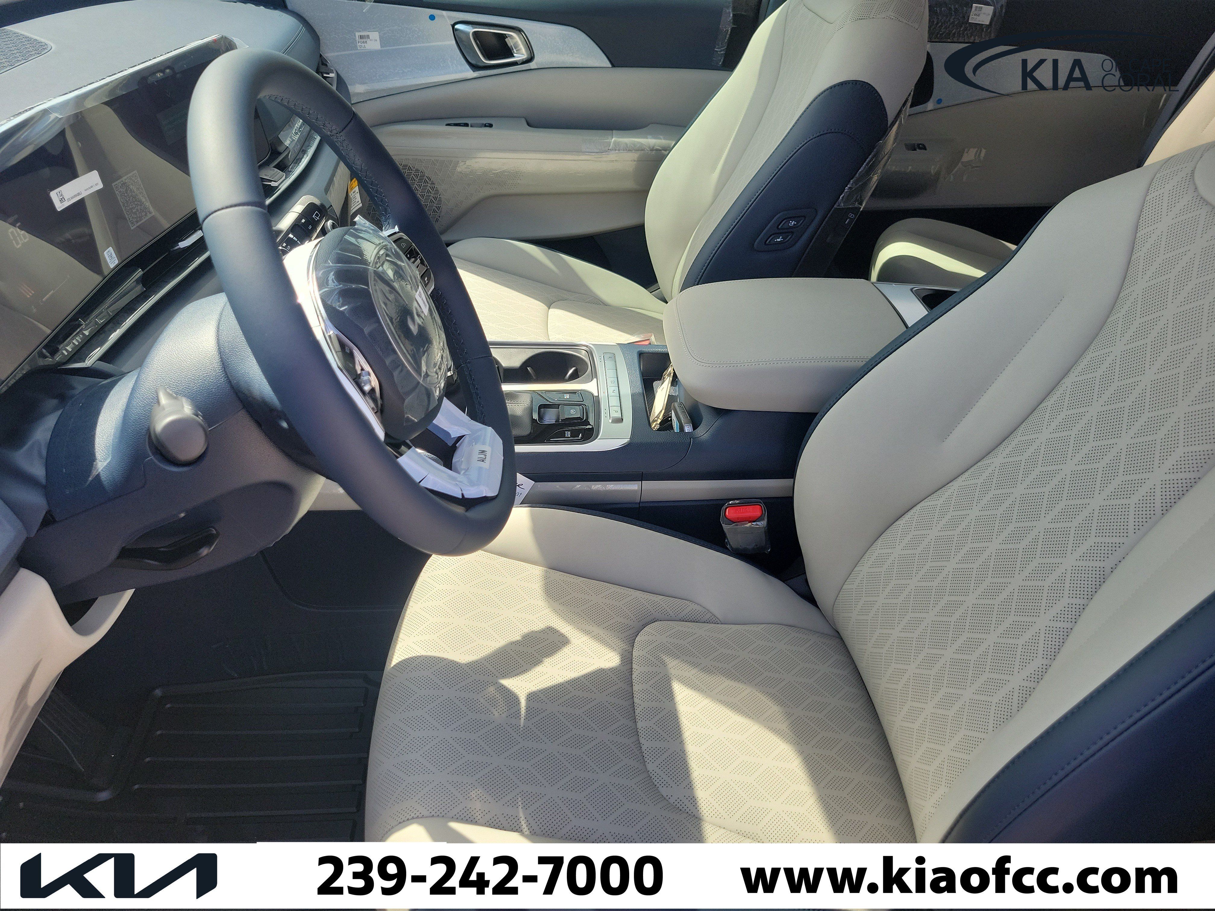 New 2026 Kia Carnival EX FWD image 21