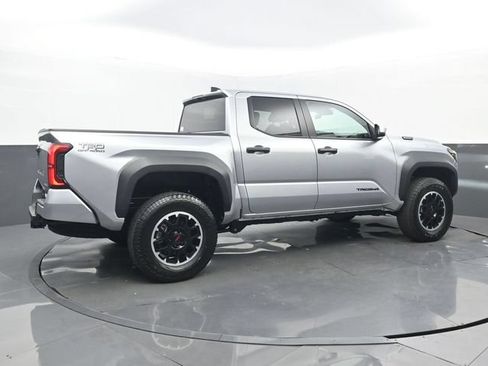 Used 2026 Toyota Tacoma TRD Off-Road AWD/4WD image 2