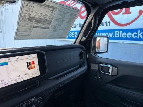 New 2025 Jeep Wrangler Rubicon w/ XTREMEE 35" Tire Package image 61