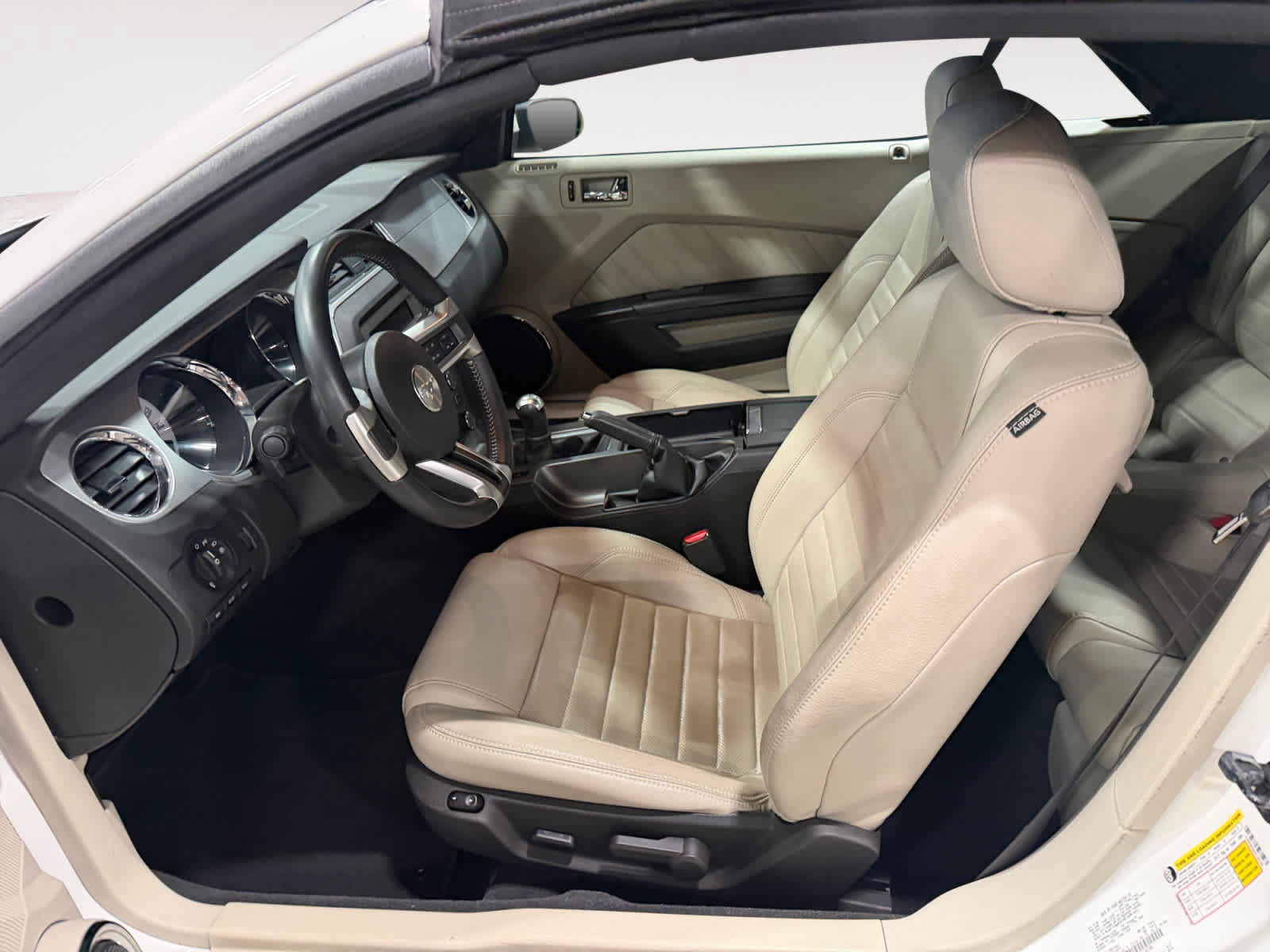 Used 2010 Ford Mustang GT Premium RWD image 10