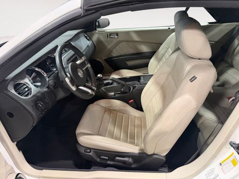 Used 2010 Ford Mustang GT Premium RWD image 10