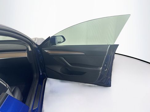 Used 2023 Tesla Model 3 Standard Range image 34