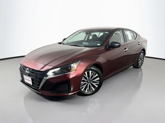 Used 2025 Nissan Altima 2.5 SV FWD video 1