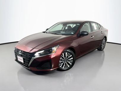 Used 2025 Nissan Altima 2.5 SV