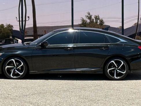Used 2018 Honda Accord Sport image 4