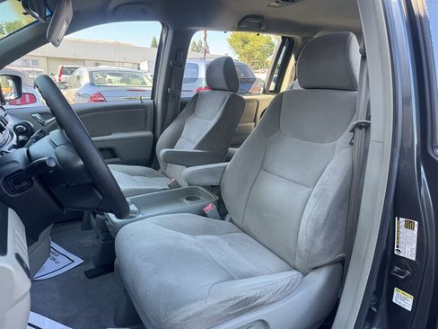 Used 2005 Honda Odyssey EX image 4