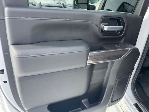 Used 2020 Chevrolet Silverado 2500 LTZ w/ LTZ Premium Package image 18