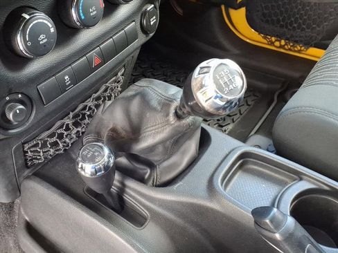 Used 2011 Jeep Wrangler Unlimited Sport image 17