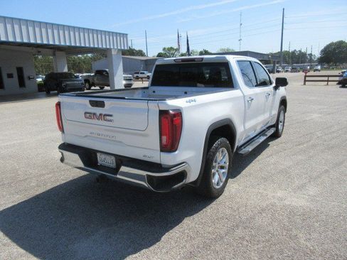 Used 2022 GMC Sierra 1500 SLT w/ SLT Convenience Package image 5