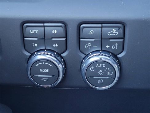 New 2026 GMC Sierra 2500 AT4 w/ AT4 Premium Plus Package image 18