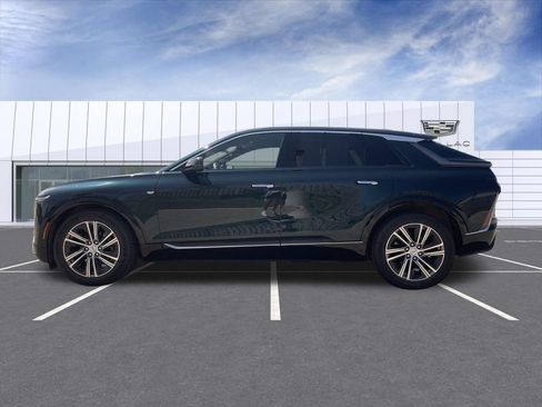 Certified 2024 Cadillac Lyriq Luxury AWD/4WD image 5