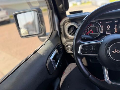 Used 2022 Jeep Gladiator Rubicon AWD/4WD image 7