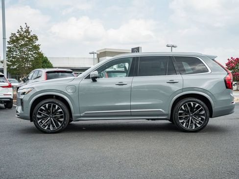 New 2026 Volvo XC90 T8 Plus w/ Protection Package Premier AWD/4WD image 4