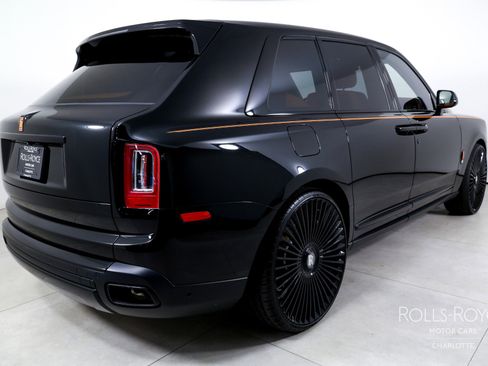 Used 2023 Rolls-Royce Cullinan AWD/4WD image 2