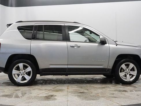 Used 2014 Jeep Compass Latitude w/ Sun/Sound Group image 7