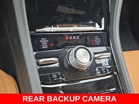 New 2025 Jeep Grand Cherokee L Summit w/ MOPAR Finishing Package AWD/4WD image 20