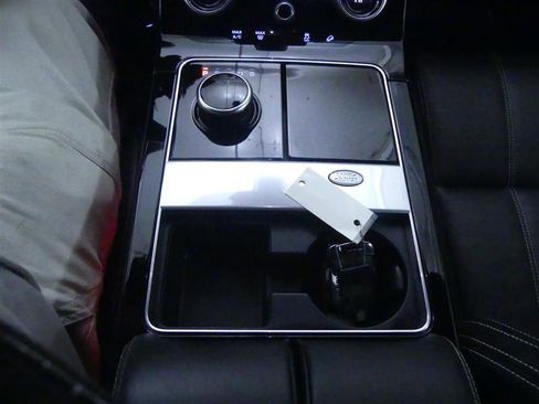 Used 2019 Land Rover Range Rover Velar R-Dynamic HSE image 21