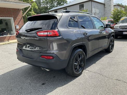 Used 2016 Jeep Cherokee Latitude w/ Comfort/Convenience Group AWD/4WD image 5