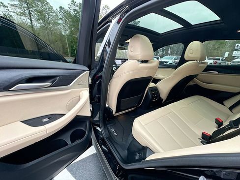 Used 2024 BMW X4 xDrive30i w/ Premium Package image 17