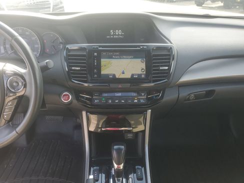 Used 2016 Honda Accord Touring image 11