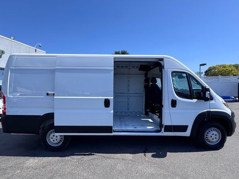 Used 2025 RAM ProMaster 3500 w/ Convenience Group FWD image 11