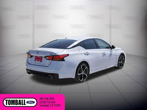 Used 2024 Nissan Altima 2.5 SR w/ SR Premium Package image 7