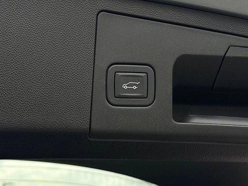 Used 2025 Cadillac XT4 Premium Luxury w/ Technology Package image 27