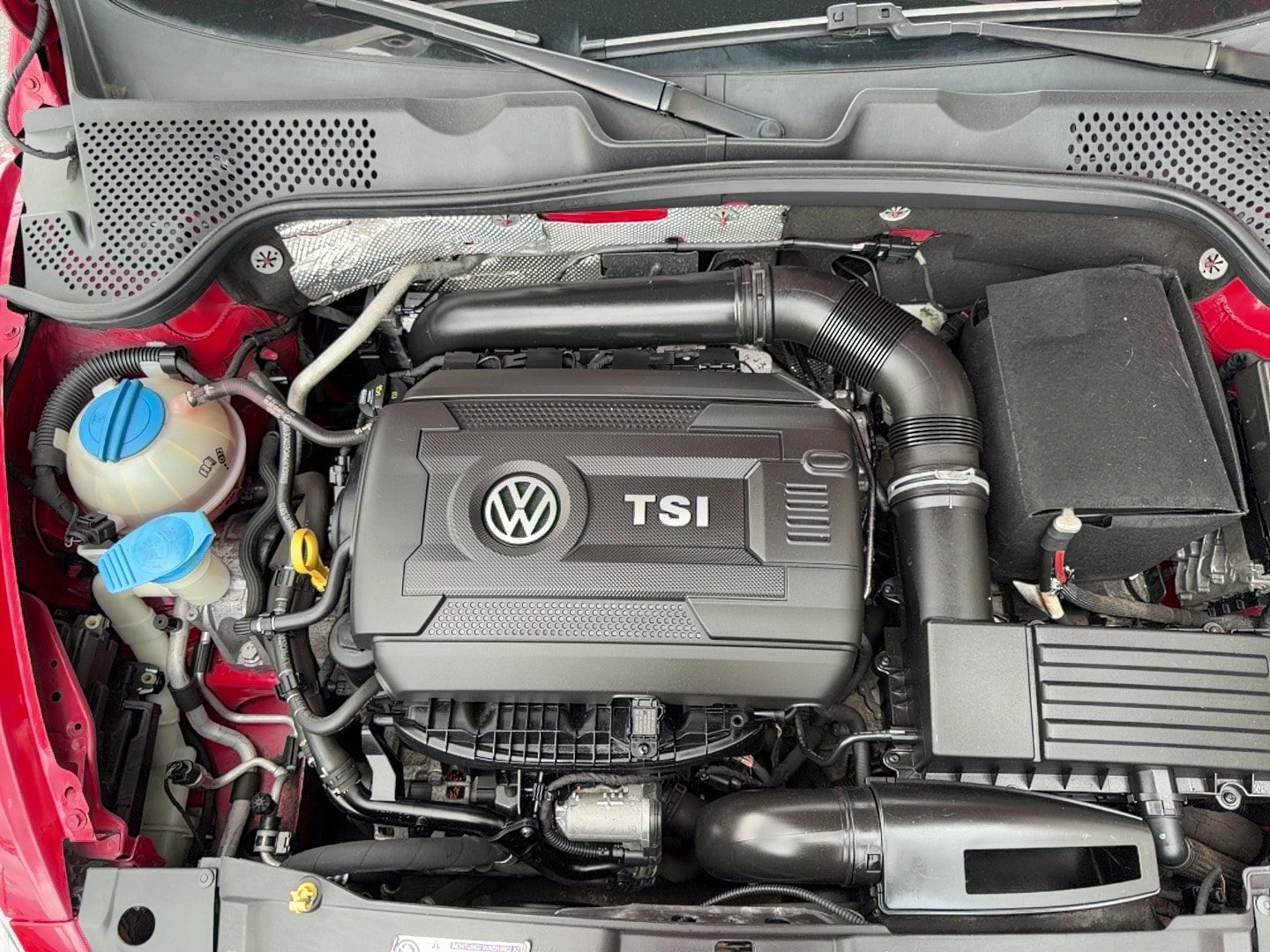 Used 2015 Volkswagen Beetle 1.8T FWD image 25