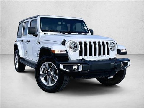 Used 2022 Jeep Wrangler Unlimited Sahara AWD/4WD image 12