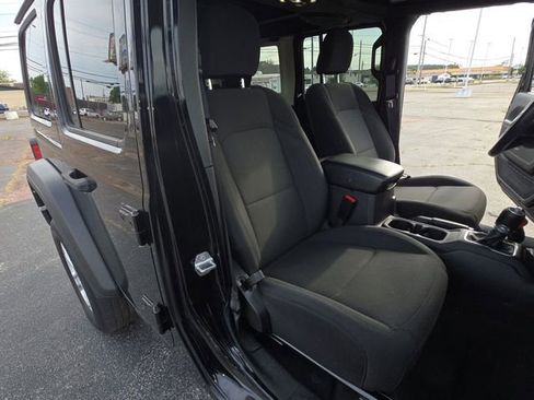 Used 2022 Jeep Wrangler Unlimited Sport w/ Sun And Sound Package AWD/4WD image 24