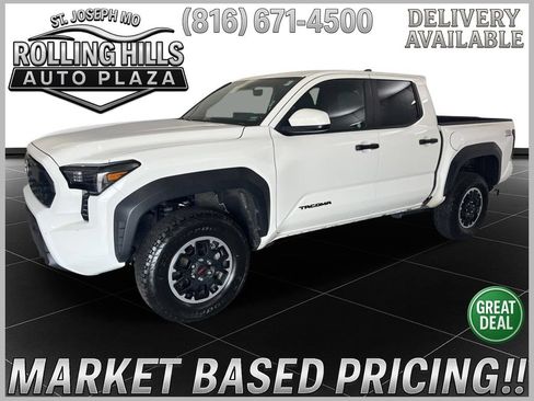Used 2025 Toyota Tacoma TRD Off-Road AWD/4WD image 1