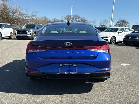 Used 2023 Hyundai Elantra Limited image 7