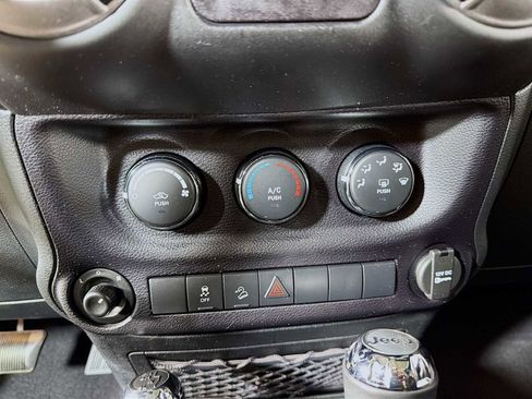 Used 2016 Jeep Wrangler Unlimited Sport w/ Quick Order Package 24S AWD/4WD image 12