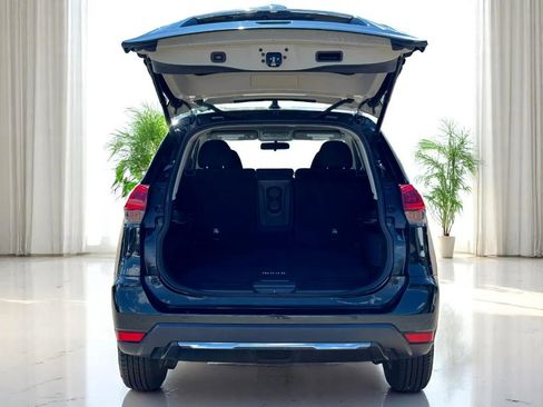 Used 2018 Nissan Rogue SV image 31