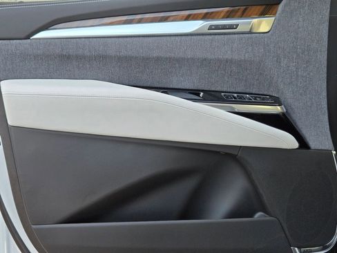 New 2026 Cadillac Escalade ESV Platinum Sport w/ LPO, ONYX Package image 26