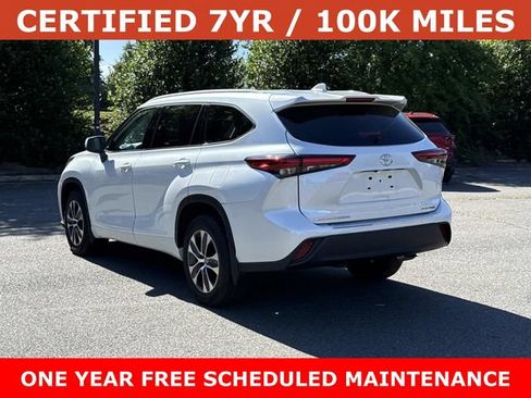 Used 2022 Toyota Highlander XLE AWD/4WD image 4