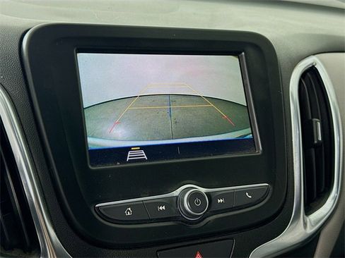 Used 2021 Chevrolet Equinox LS image 13