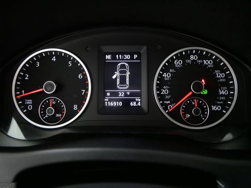 Used 2014 Volkswagen Tiguan SEL image 21