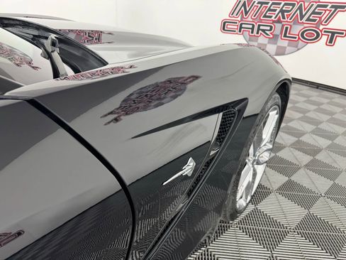 Used 2019 Chevrolet Corvette Stingray Convertible w/ 3LT Preferred Equipment Group image 36