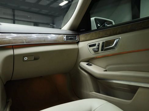 Used 2014 Mercedes-Benz E 350 Sedan w/ Premium 1 Package image 34