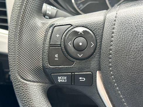 Used 2016 Toyota Corolla LE FWD image 29