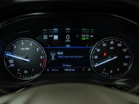 Used 2023 Buick Envision Avenir image 23