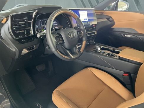 Certified 2026 Lexus RX 350h w/ Convenience Package image 11