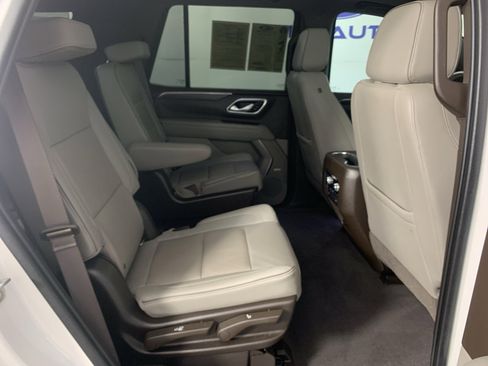 Used 2021 GMC Yukon SLT w/ SLT Premium Package image 41