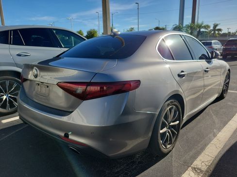 Used 2017 Alfa Romeo Giulia RWD image 3