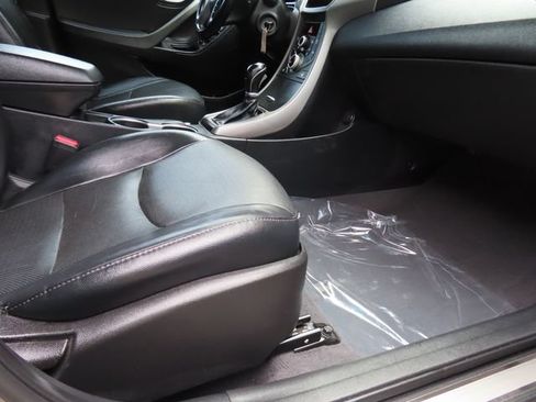 Used 2015 Hyundai Elantra Limited FWD image 27