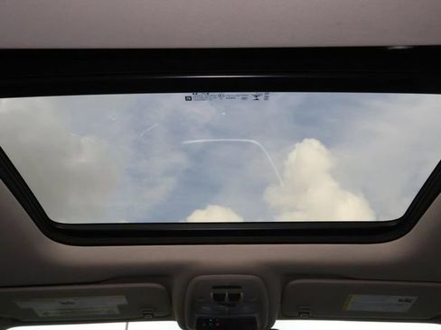 Used 2023 Buick Encore GX Essence w/ Experience Buick Package image 12