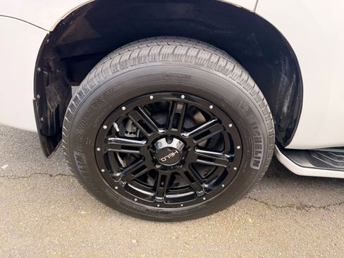 Used 2020 Toyota Sequoia Limited w/ Safety & Convenience Package AWD/4WD image 5