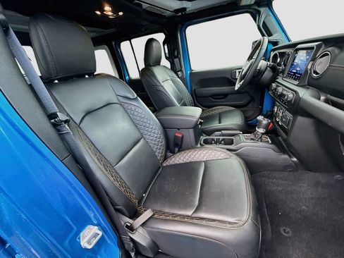 Used 2023 Jeep Wrangler Unlimited Sahara AWD/4WD image 37
